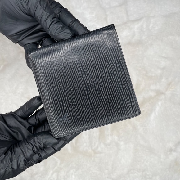 LOUIS VUITTON MENS WALLET - Picture 2 of 12